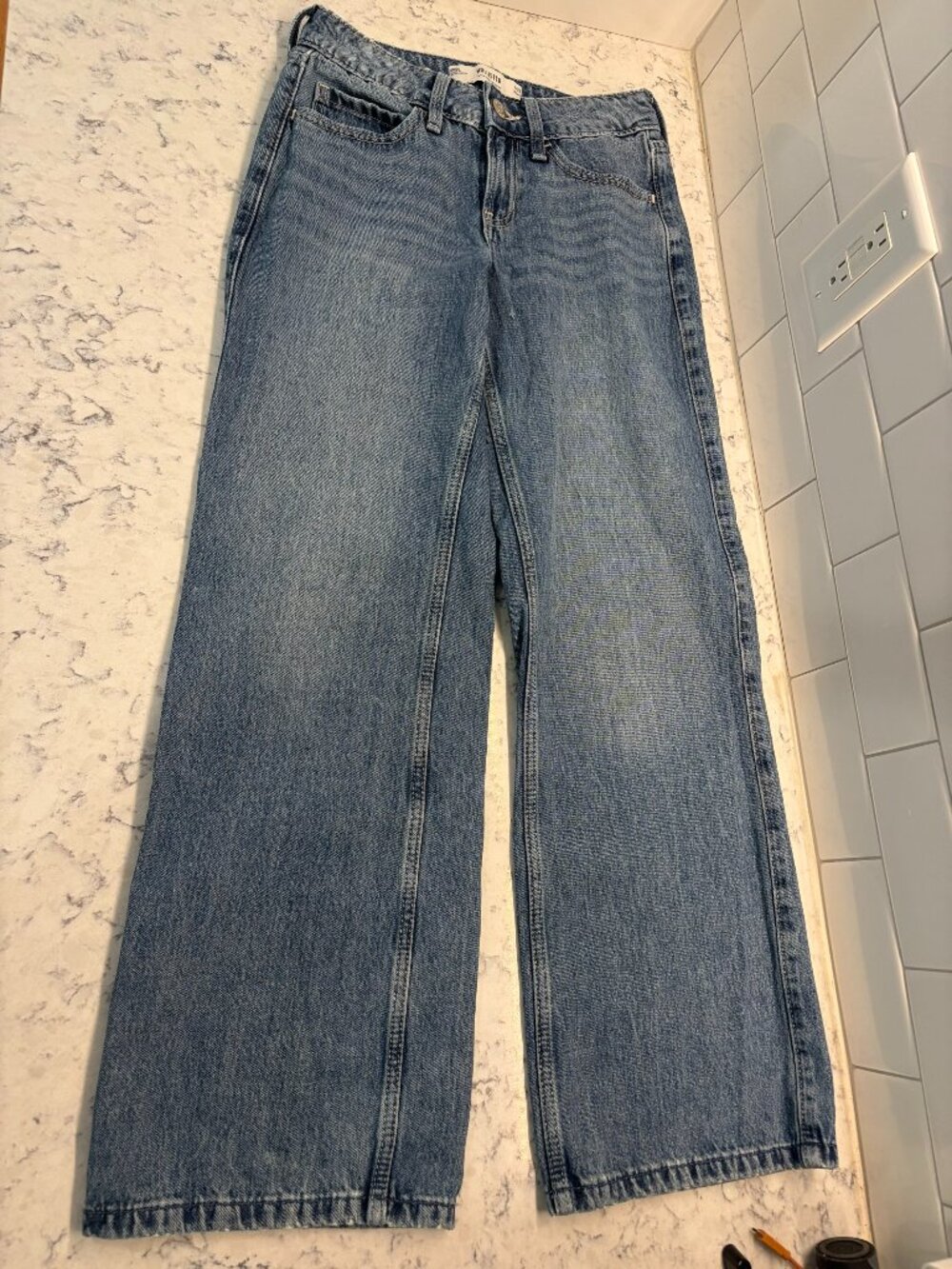 Hollister Low-Rise Baggy Jeans
